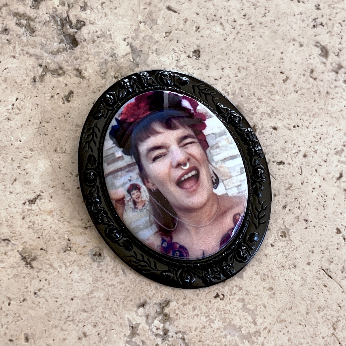 BrocheContourNoirIMG_3907