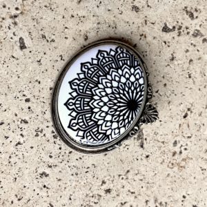 BROCHE PATTERN