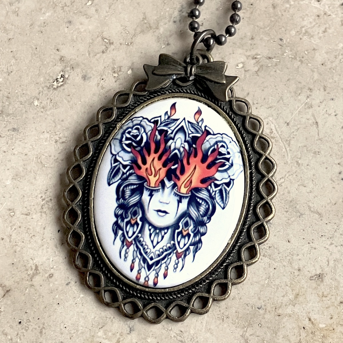 COLLIER NOIR ÉLECTRIC