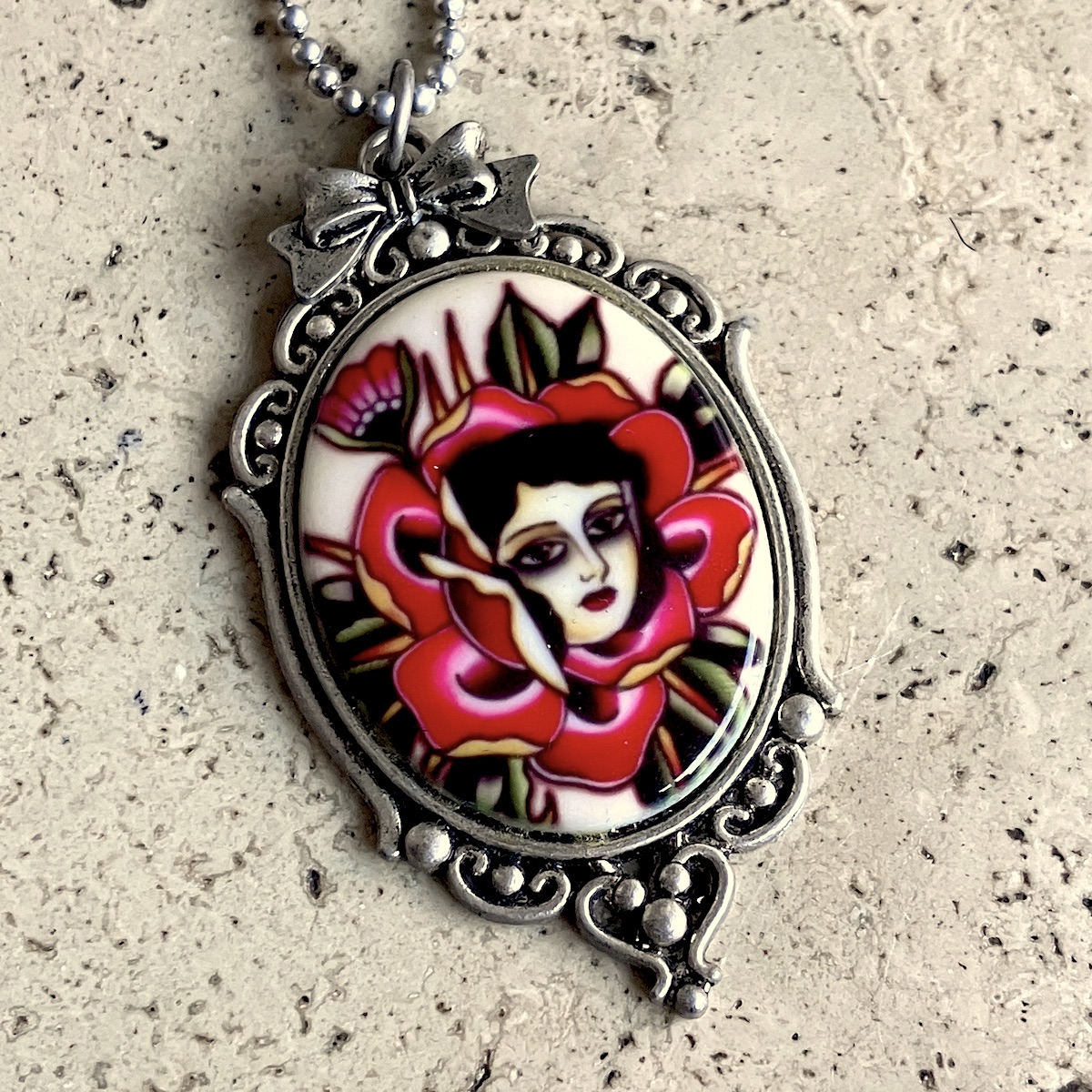 COLLIER KIM-ANH NGUYEN