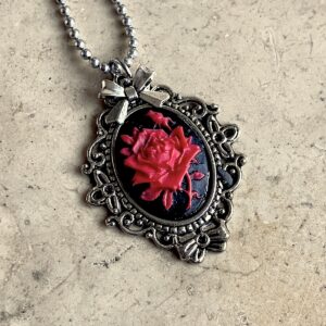 COLLIER CAMEE RESINE