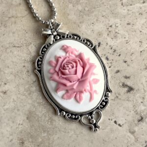 COLLIER CAMEE RESINE