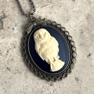 COLLIER CAMEE RESINE