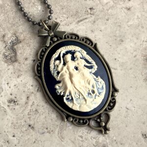 COLLIER CAMEE RESINE