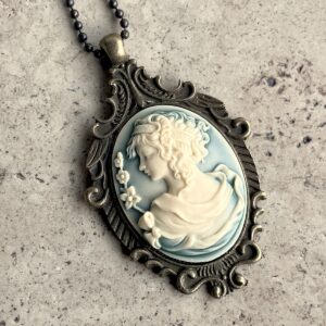 COLLIER CAMEE RESINE