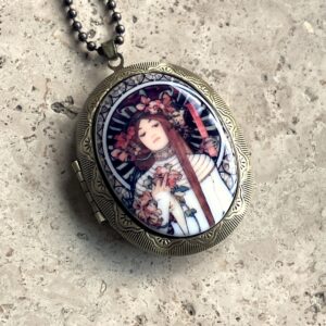 COLLIER PILULIER MUCHA