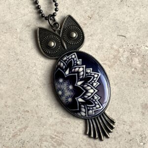 COLLIER NOIR ÉLECTRIC