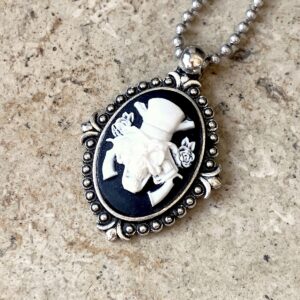 COLLIER CAMEE RESINE