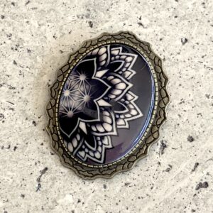 BROCHE NOIR ÉLECTRIC